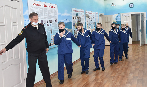 Черный берет - символ мужества, верности, чести и отваги.