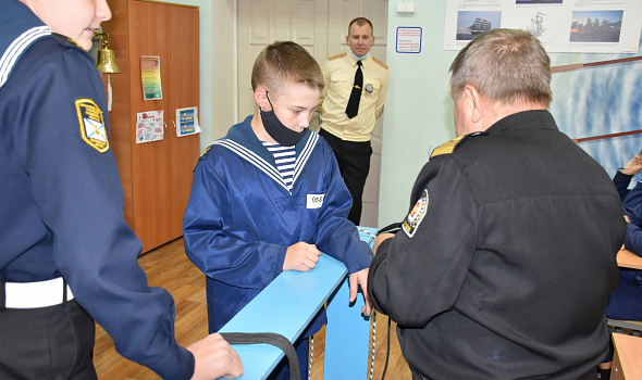 Черный берет - символ мужества, верности, чести и отваги.