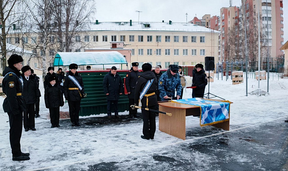 Торжественный митинг, посвящённый Дню Героев Отечества и вручению нового знамени кадетскому корпусу
