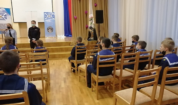 "Беседы о главном" или как провести безопасно каникулы. Встречи с сотрудниками ГИБДД