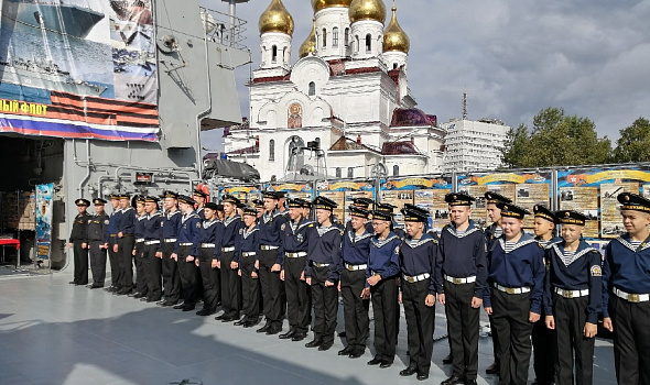 Посещение большого десантного корабля «Иван Грен»