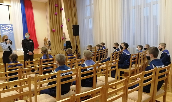 "Беседы о главном" или как провести безопасно каникулы. Встречи с сотрудниками ГИБДД