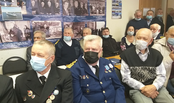 1 октября - День пожилого человека. Кадеты поздравили ветеранов Северного морского пароходства.
